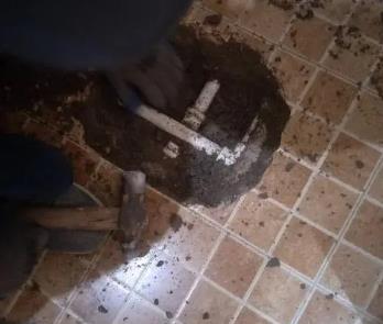 解放卫生间漏水维修公司为您分享下卫生间渗水如何处理及注意事项